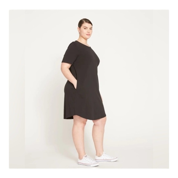 Universal Standard Halie T-Shirt Dress in Black - Picture 4 of 8